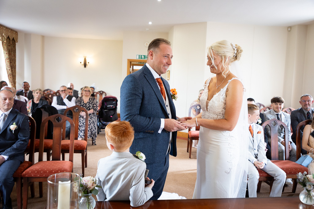 Mr & Mrs Hatch Mr & Mrs Hatch