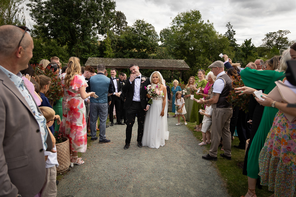 Mr & Mrs Cox Mr & Mrs Cox