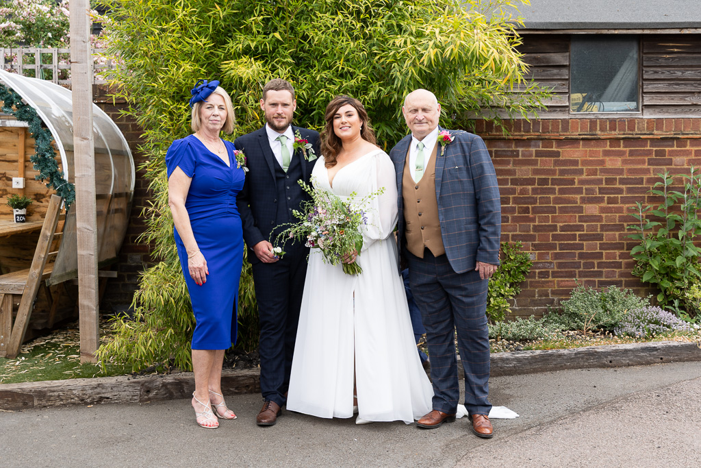 Mr & Mrs Ellis Mr & Mrs Ellis