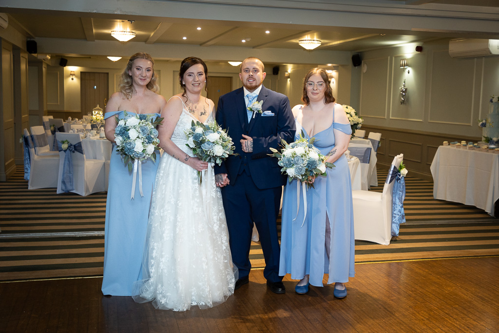 Mr & Mrs Pettit Mr & Mrs Pettit
