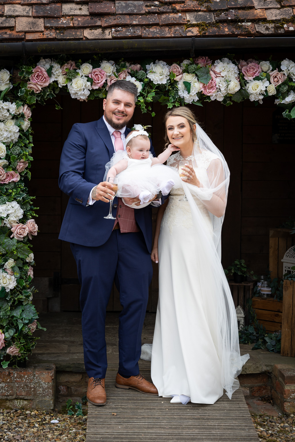 Mr & Mrs Shaw Mr & Mrs Shaw