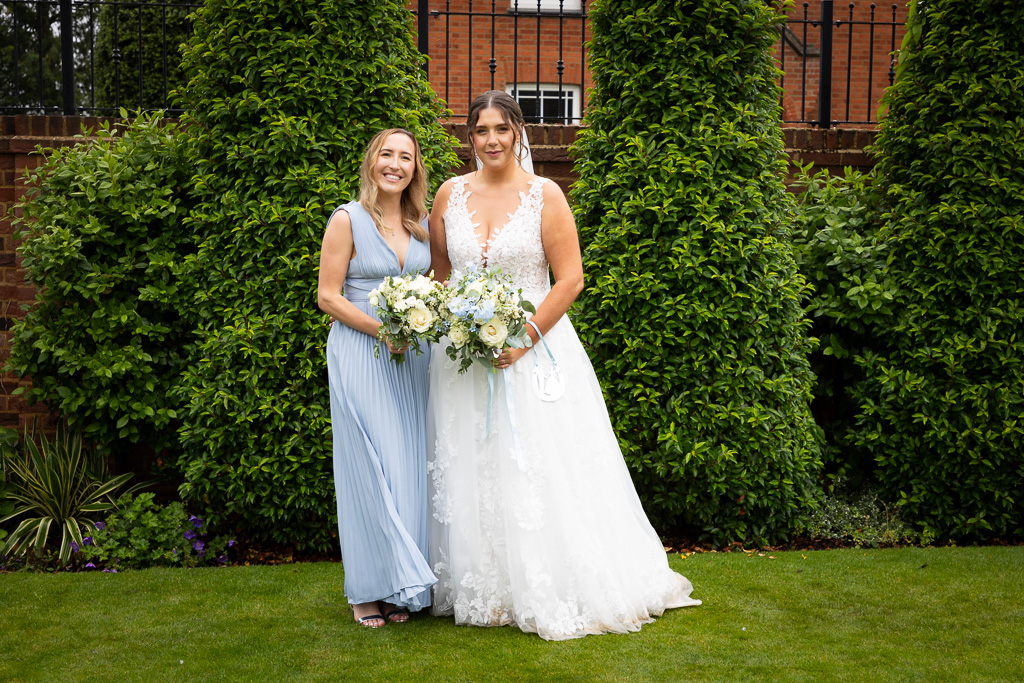 Mr & Mrs Thomas Mr & Mrs Thomas